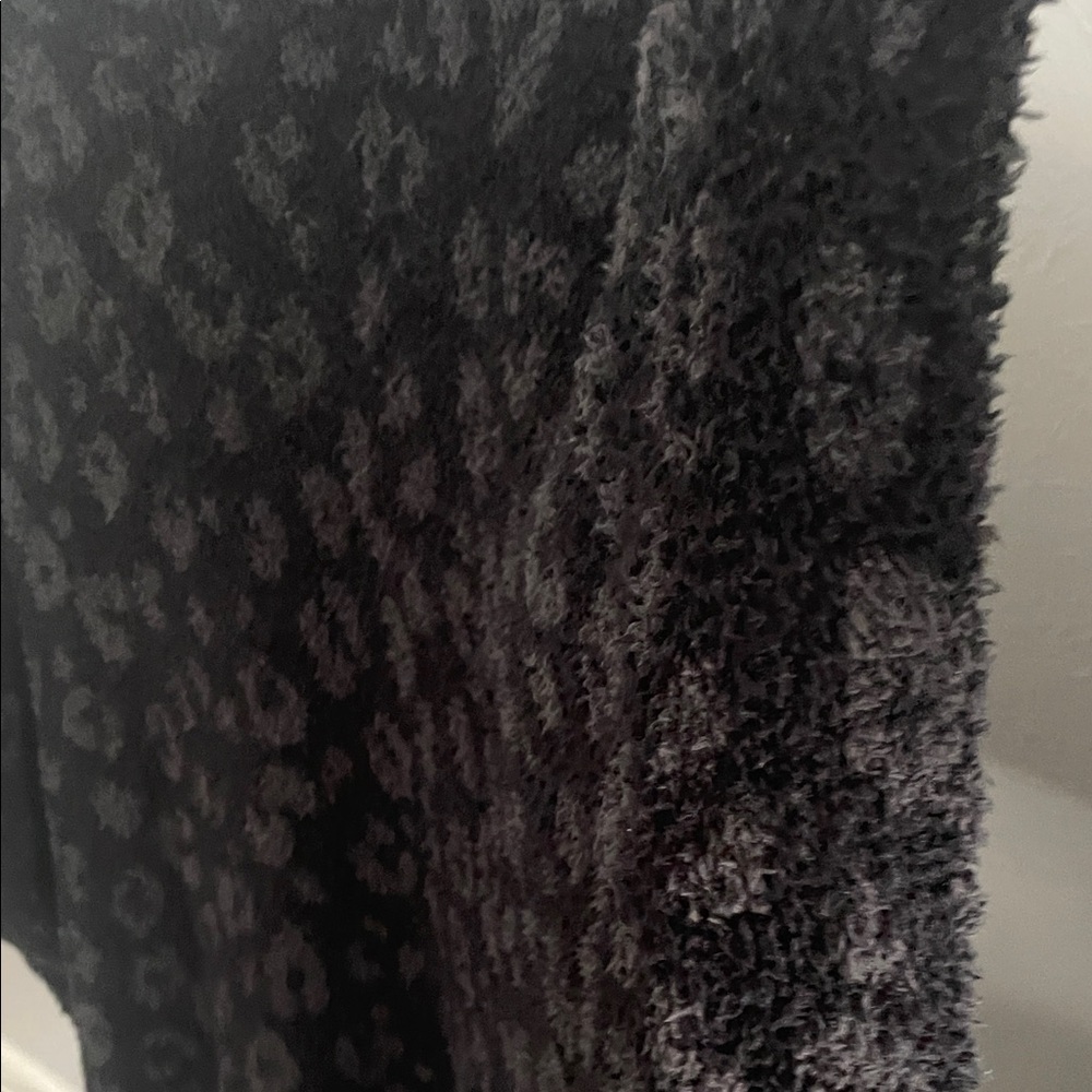 Mud Pie Black and Gray Leopard Reversible Chenille Poncho - Picture 11 of 11